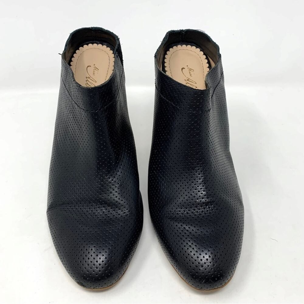 Anthropologie Miss Albright Black Leather Slip On Ankle Booties Size 7 - Picture 2 of 9